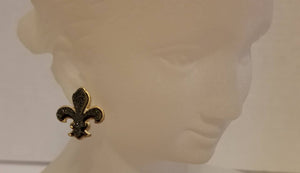 Small Fleur De Lis shaped earrings